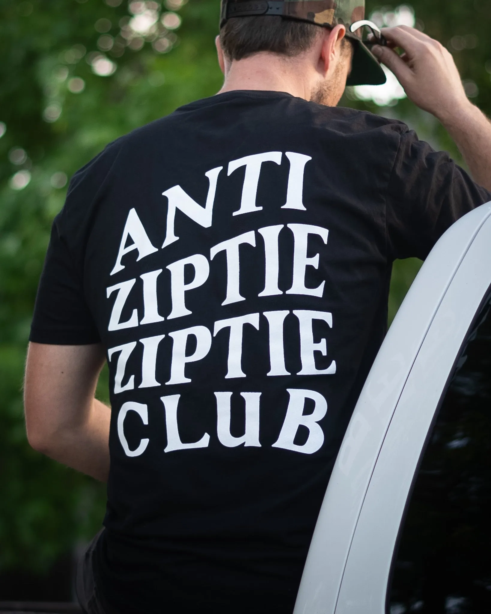 ANTI ZIPTIE ZIPTIE CLUB : PREMIUM T-SHIRT : BLACK