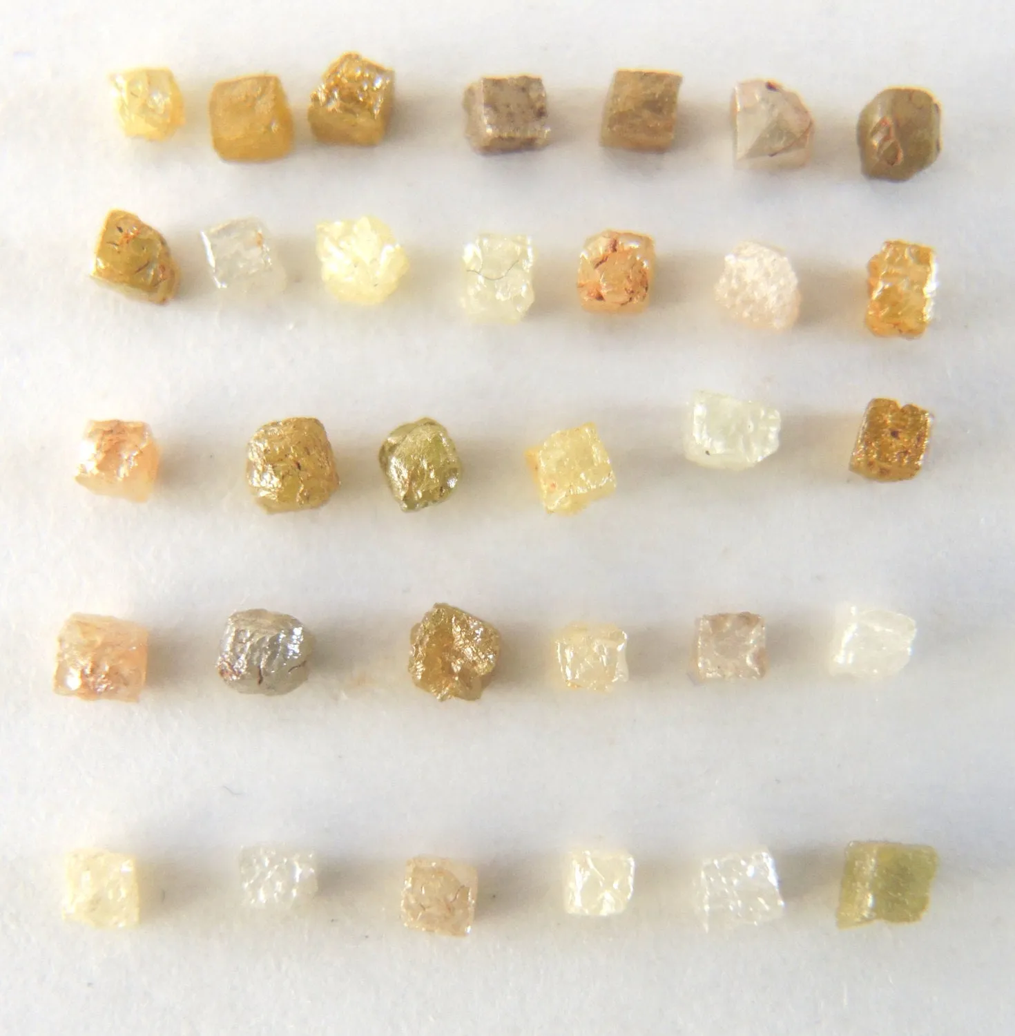 Natural Loose Diamond Rough Cube Mix Color Uncut Diamond 1.60 to 1.90 MM 1.00 Ct Scoop Q139